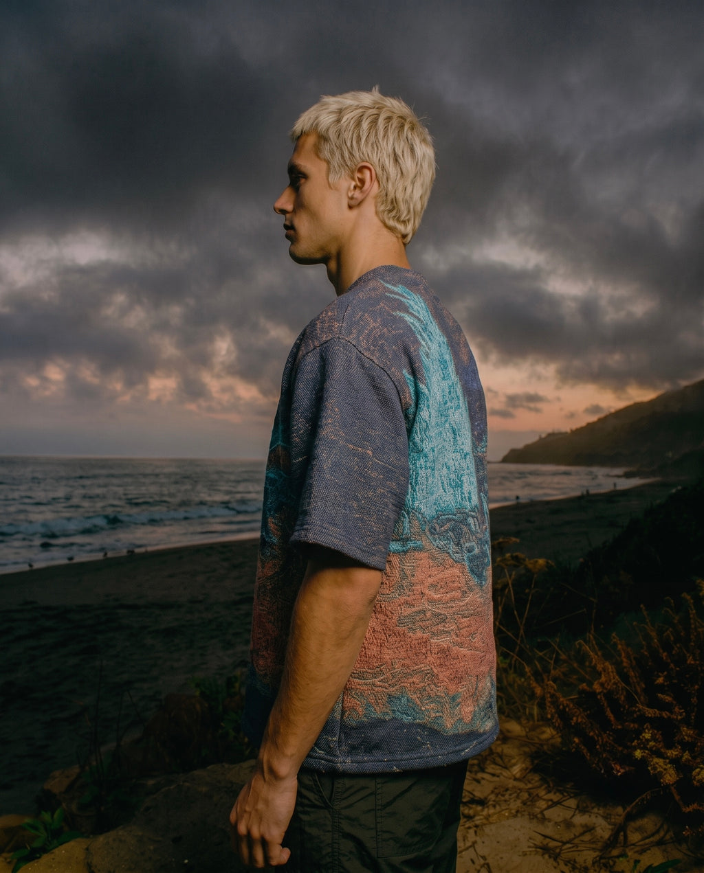 Midnight horizon tee