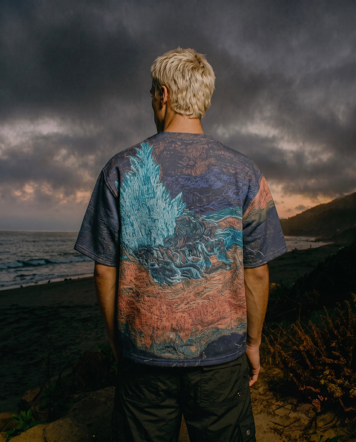Midnight horizon tee