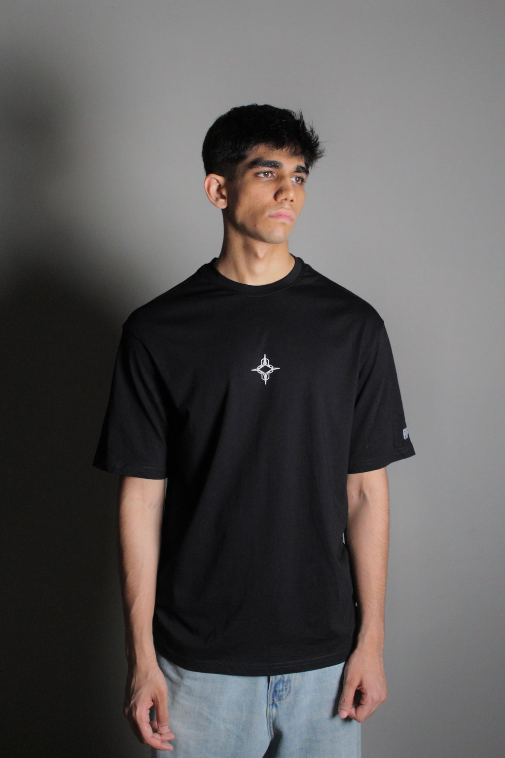 Black basic tee( Oversized Tshirts ) by Ripoff