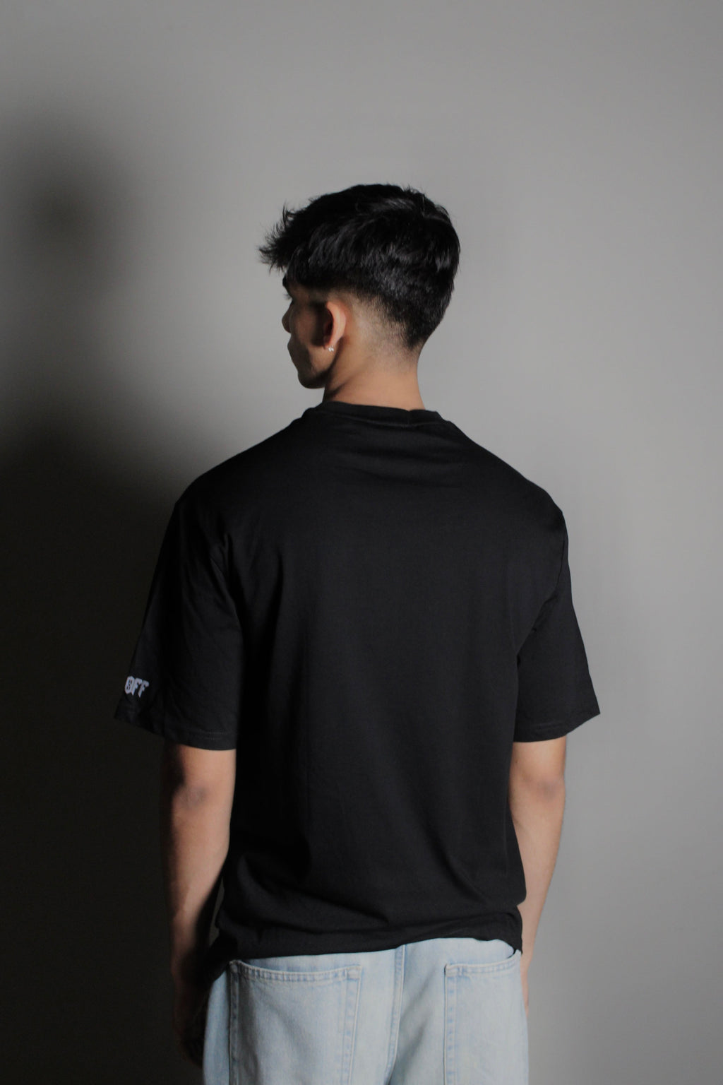 Black basic tee( Oversized Tshirts ) by Ripoff