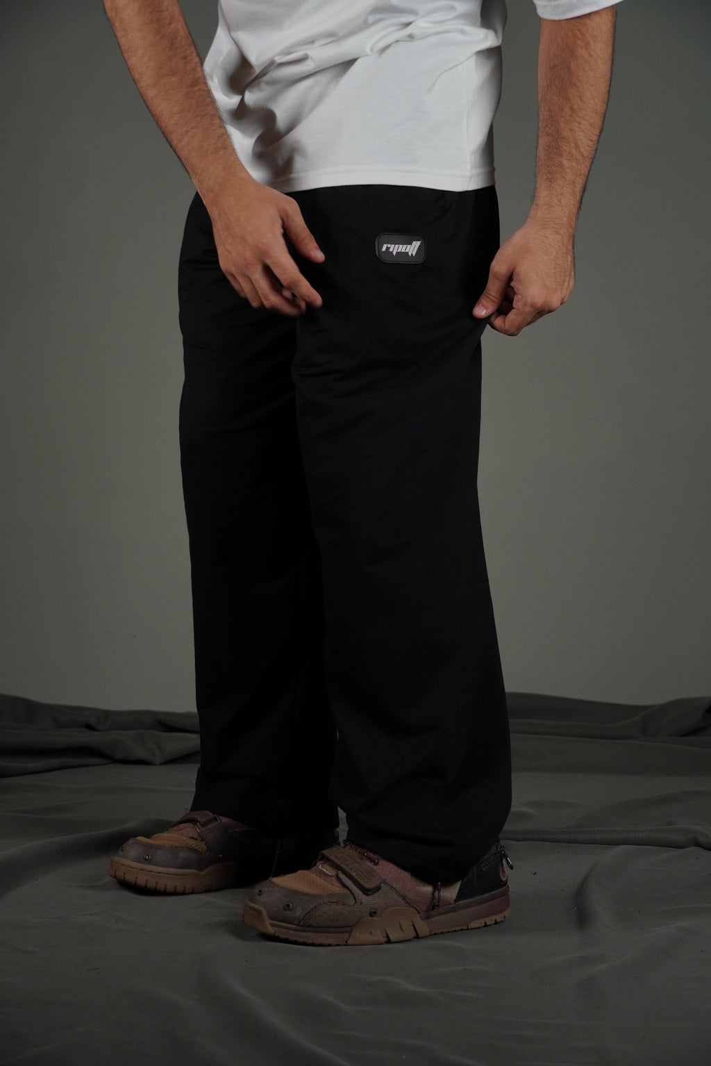 Black Sweatpants( Sweat Pants ) by Ripoff