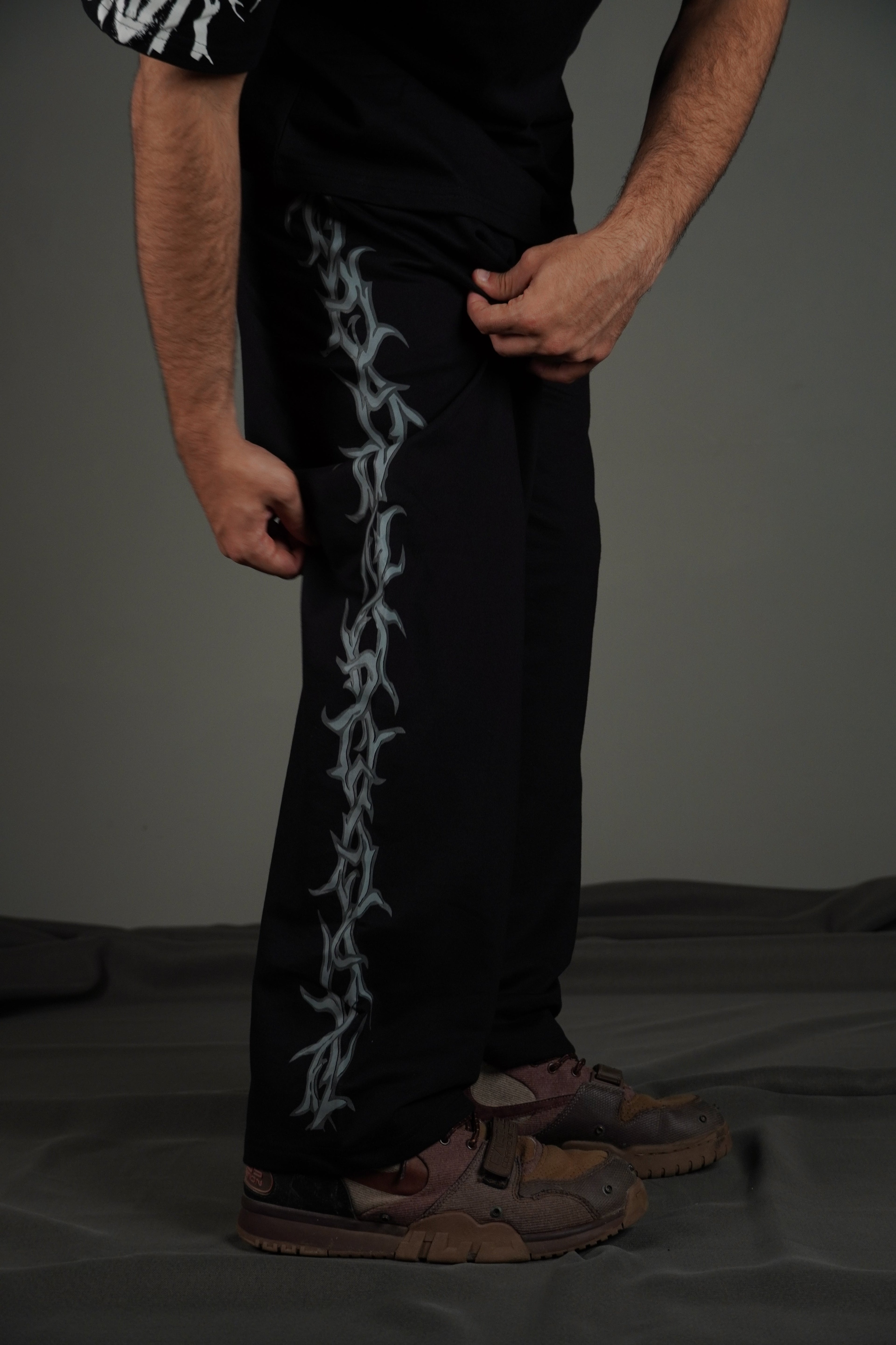 Thorn sweatpants/ Black( Sweat Pants ) by Ripoff