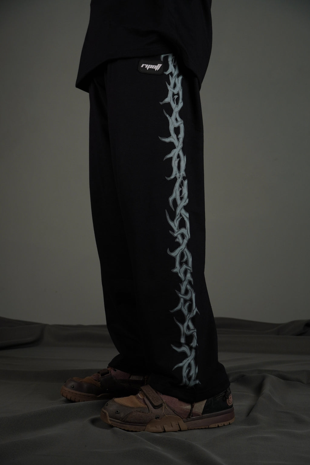 Thorn sweatpants/ Black( Sweat Pants ) by Ripoff