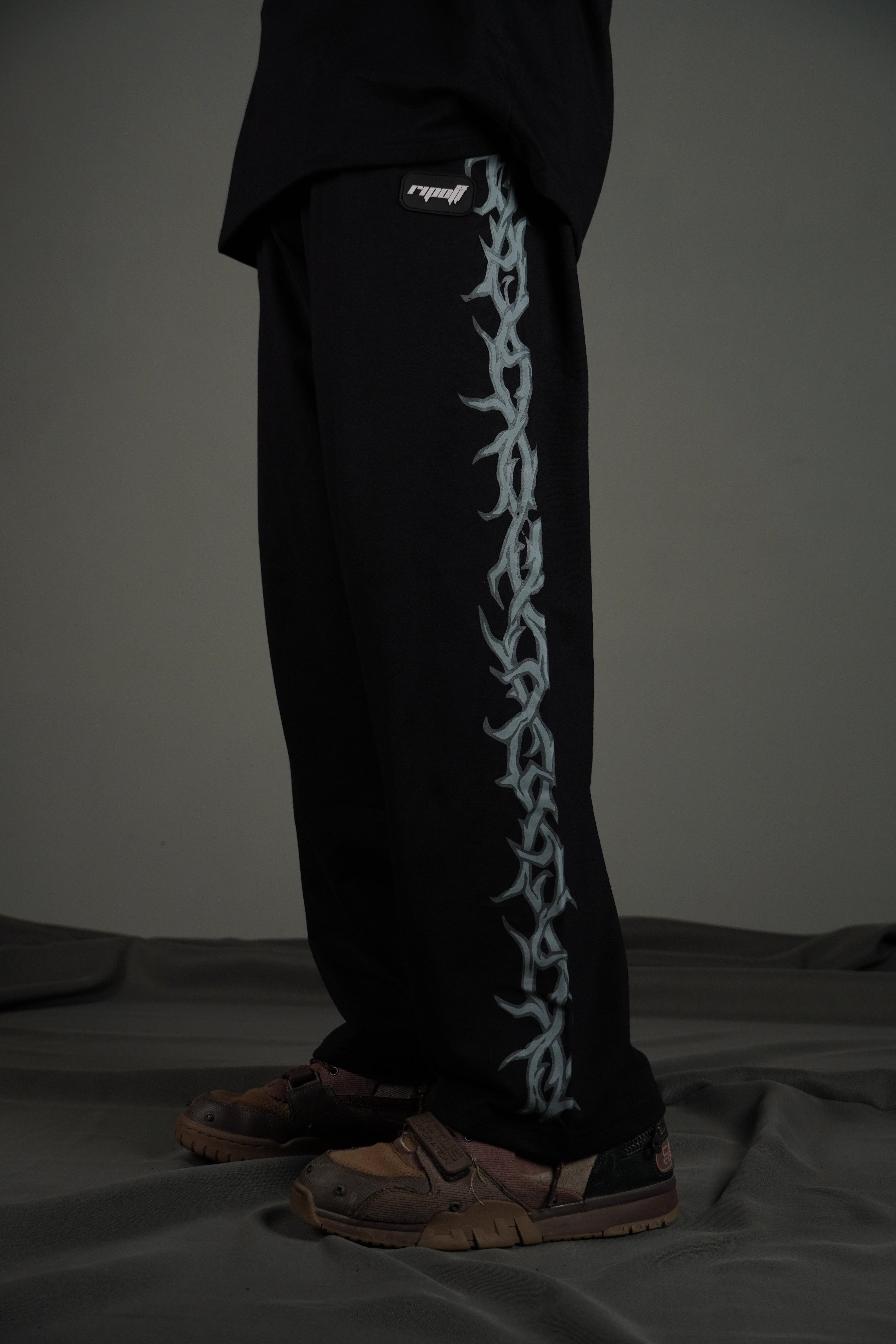 Thorn sweatpants/ Black( Sweat Pants ) by Ripoff