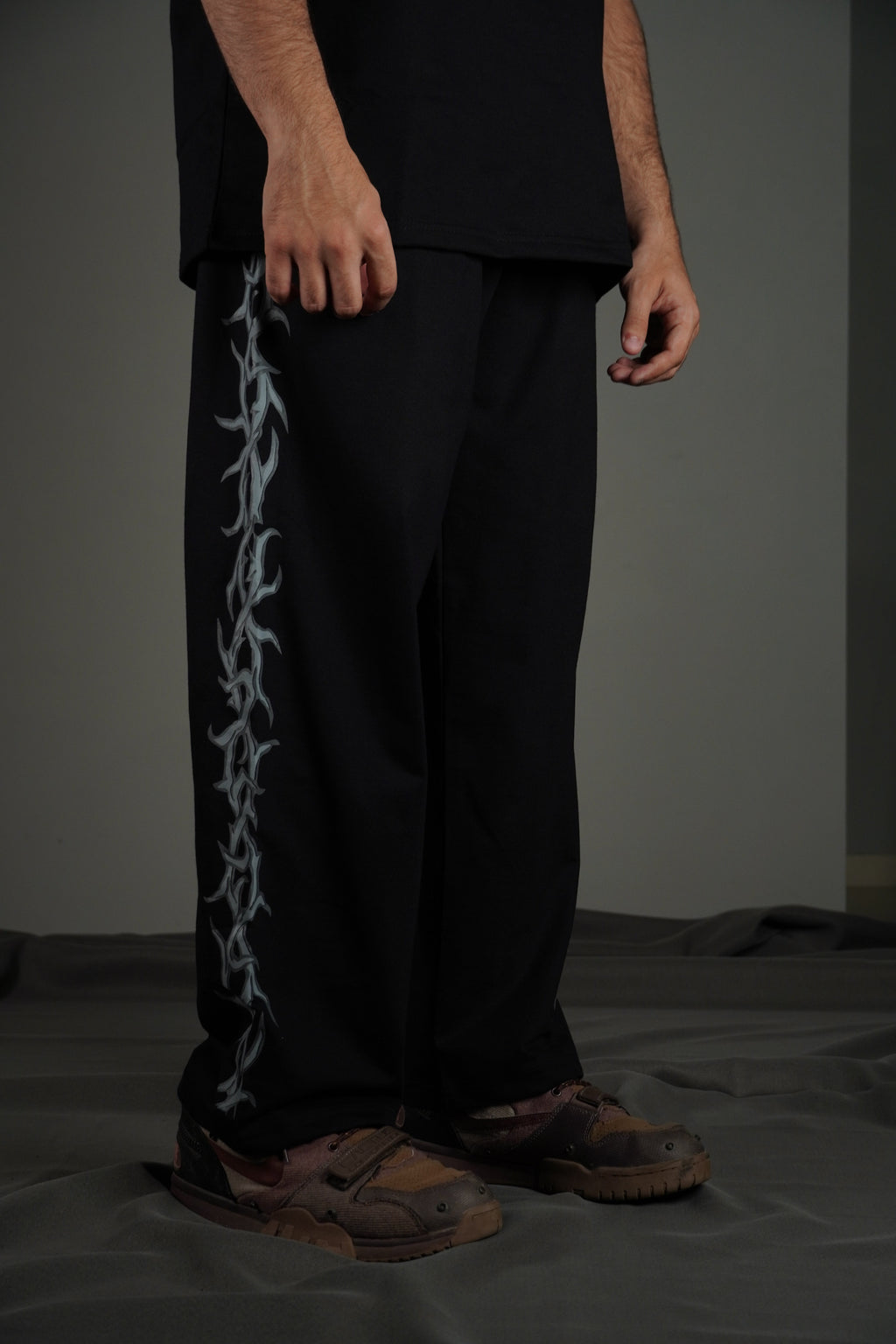 Thorn sweatpants/ Black( Sweat Pants ) by Ripoff